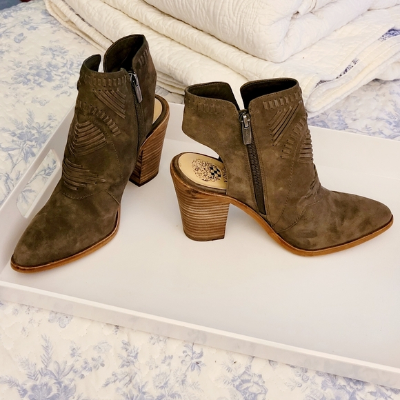 Vince Camuto suede booties olive Green size 8.5 - Picture 13 of 16